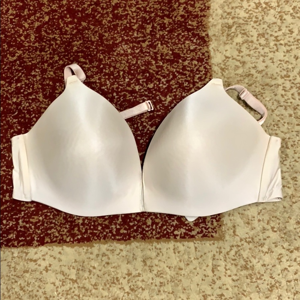 VS Nude Wirless Bra
